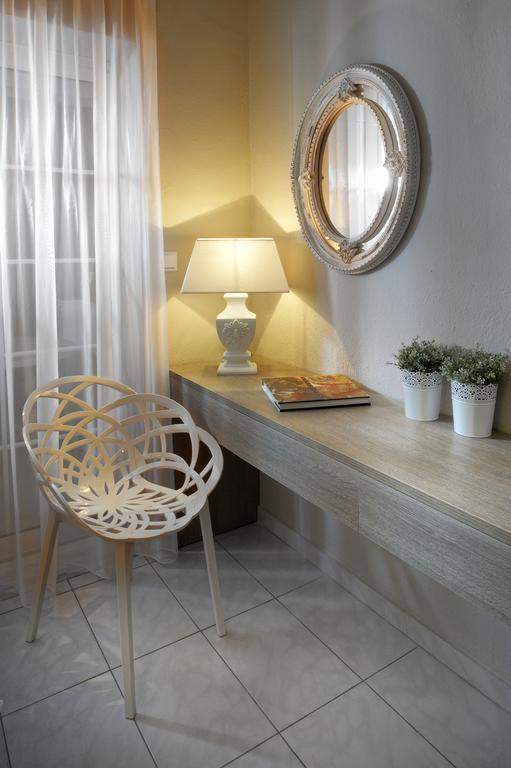 Frau Irenes Haus Apartment Sarti Phòng bức ảnh